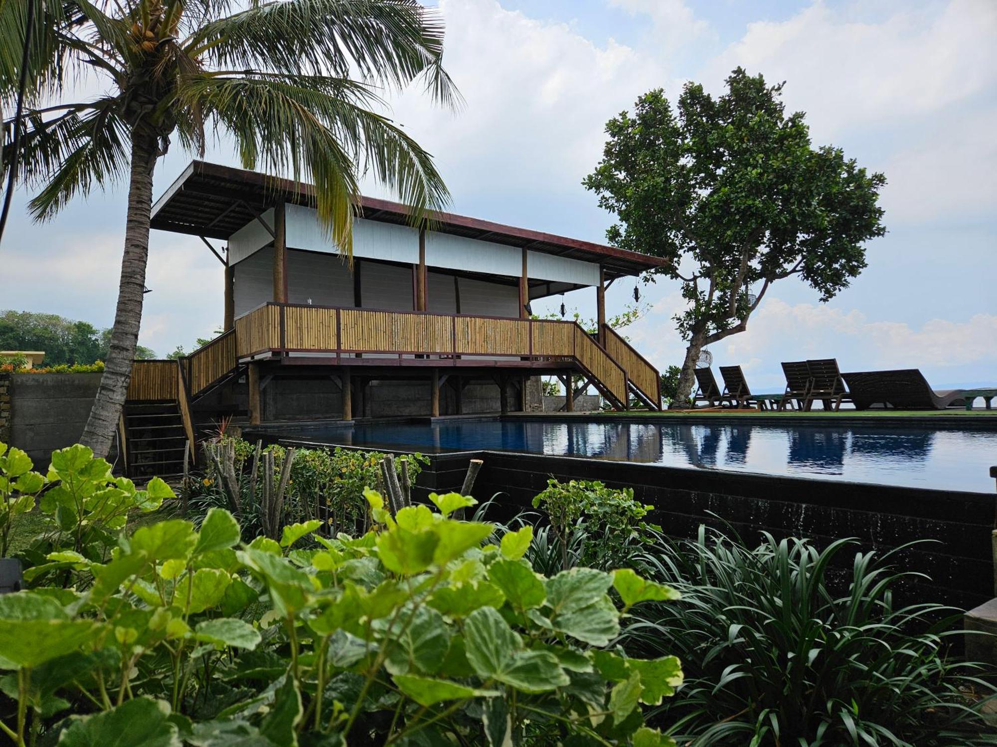 Hotel Sunsethouse Lombok Mangsit Zewnętrze zdjęcie
