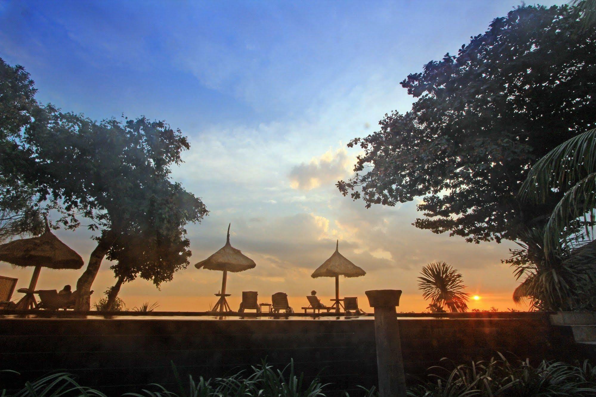 Hotel Sunsethouse Lombok Mangsit Zewnętrze zdjęcie